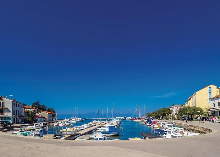 Amazing Apartment In Malinska With Wifi Malinska