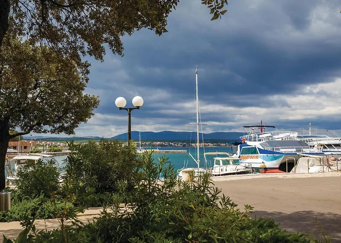 Amazing Apartment In Malinska With Wifi Apartman *
