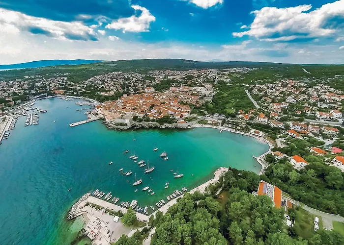 Amazing Apartment In Malinska With Wifi Apartman
