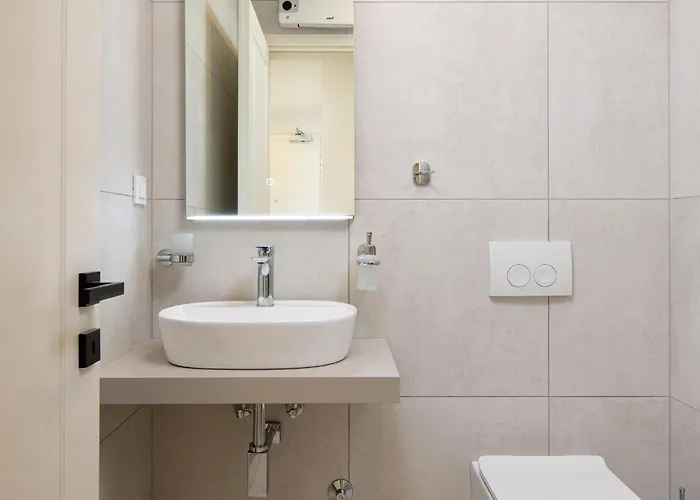 Amazing Apartment In Malinska With Wifi *