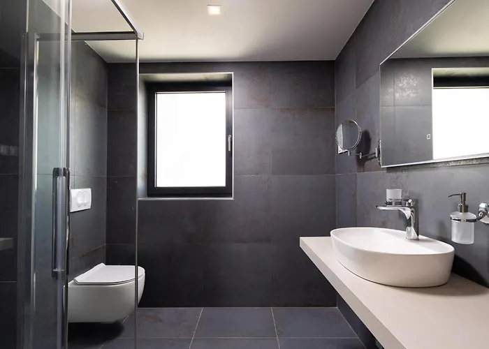 Apartman Amazing Apartment In Malinska With Wifi *